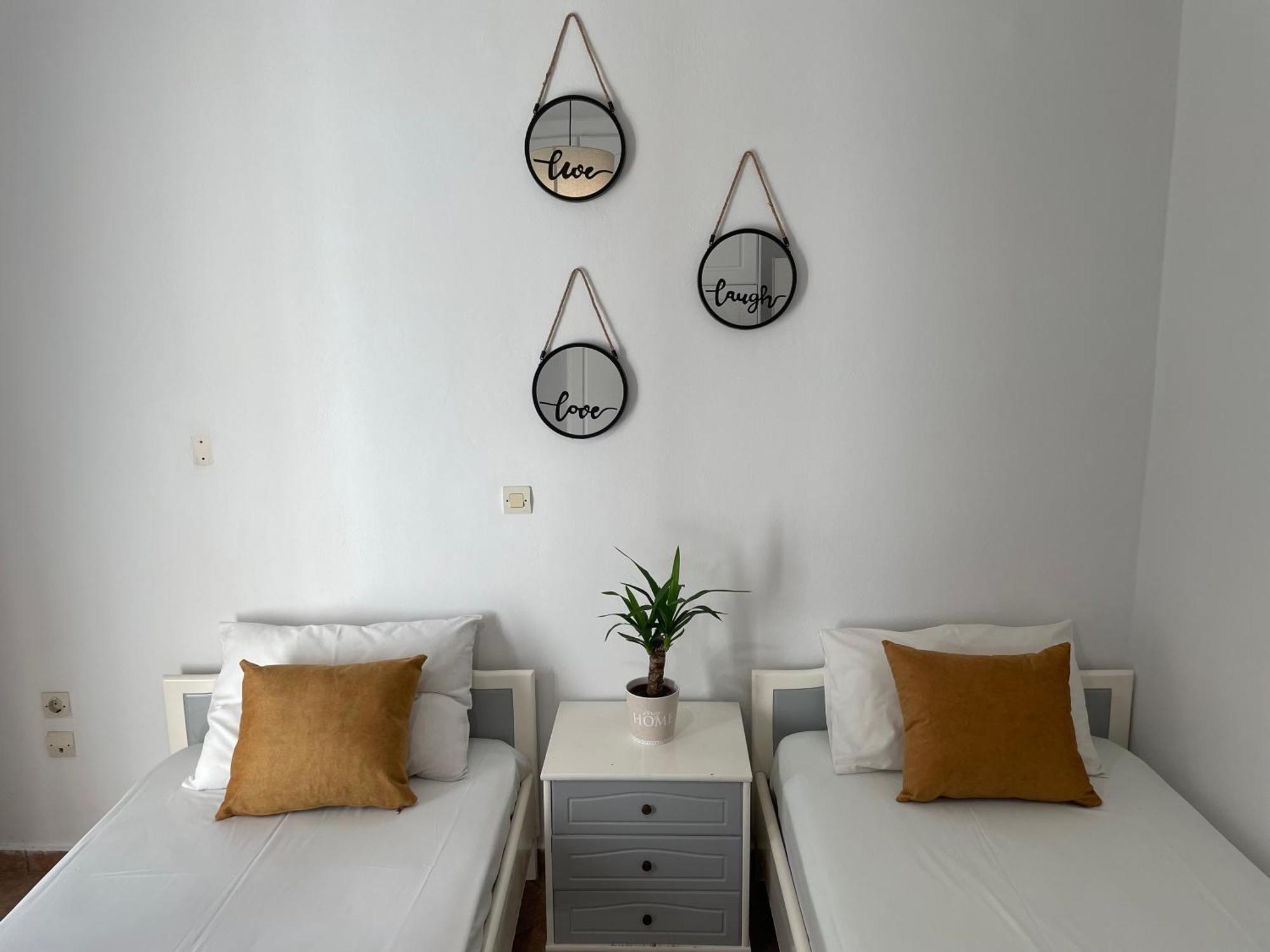 Andromahi Apartments & Suite 拉加纳斯 外观 照片